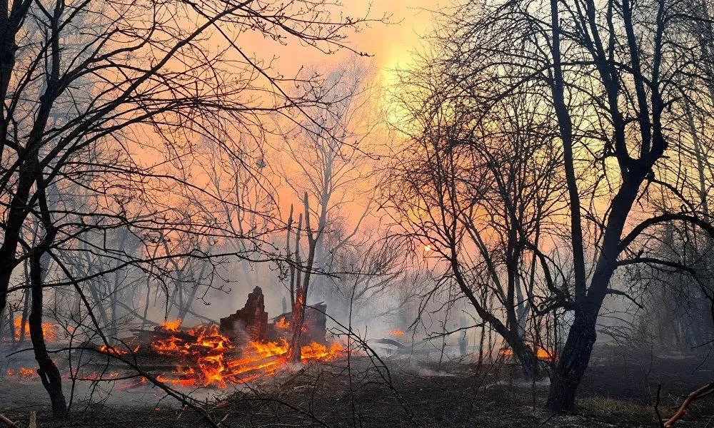 Συκλονιστικές φωτογραφίες από την μάχη με την φωτιά στο Τσερνόμπιλ